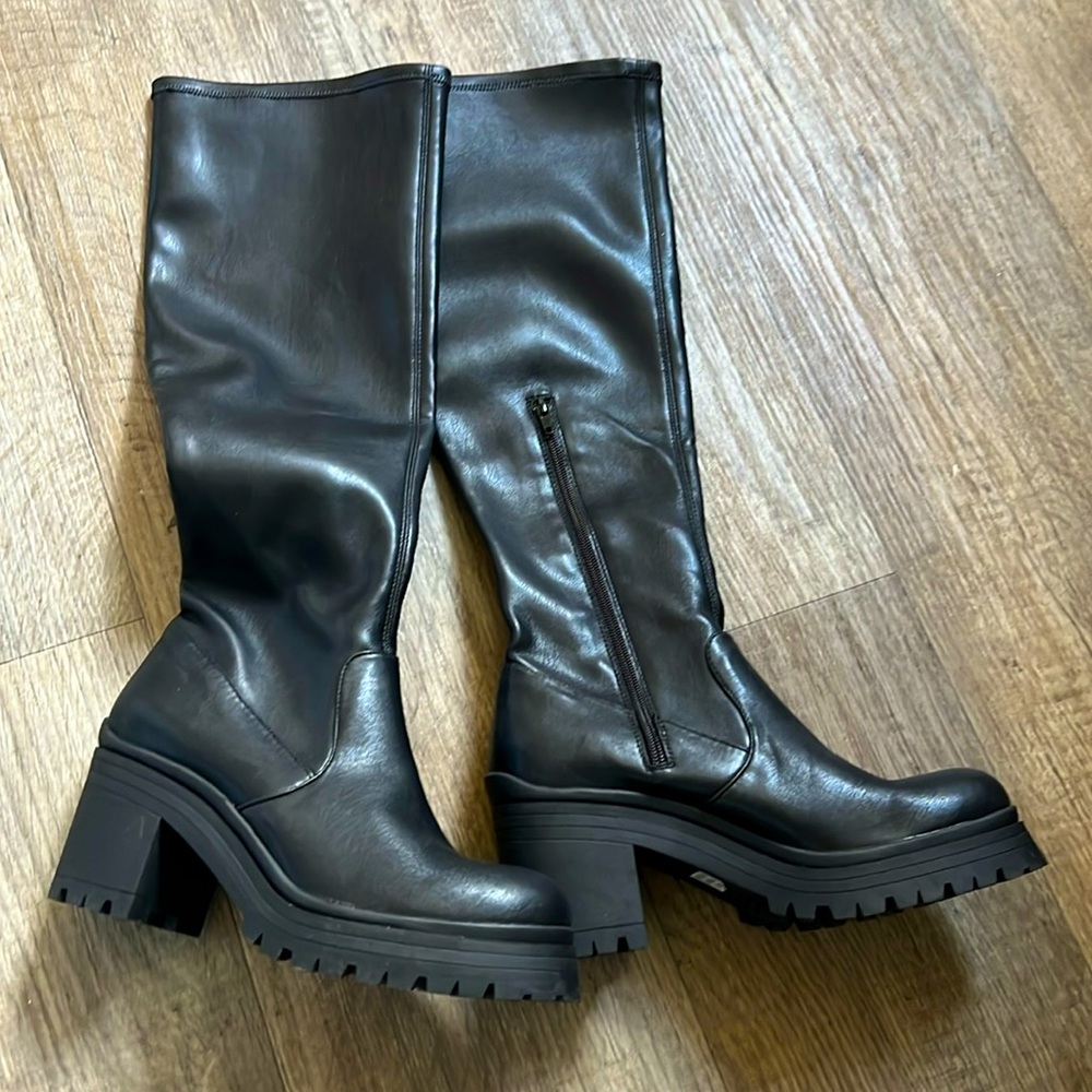 Heels boots